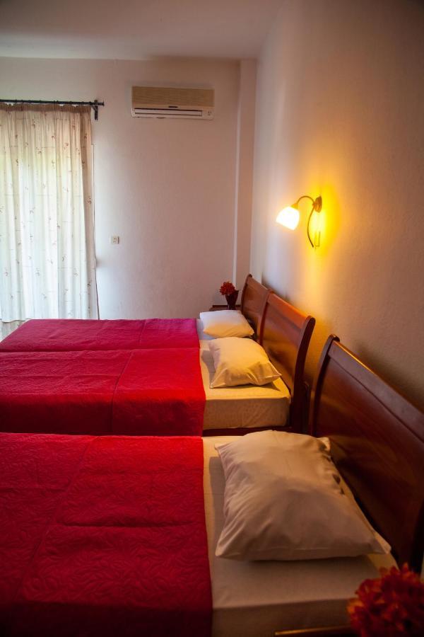 Hotel Adonis กริโอปียี ภายนอก รูปภาพ