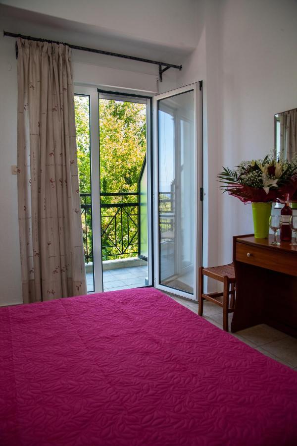 Hotel Adonis กริโอปียี ภายนอก รูปภาพ